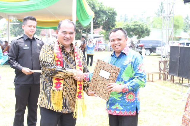 Hari Koperasi Ke-71 Tingkat Provinsi Lampung, Way Kanan Terima Penghargaan Tanda Jasa Kehormatan Bhakti Koperasi dari Kementerian Koperasi dan UKM RI